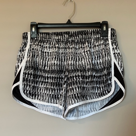 Patterned Athletic shorts - Picture 1 of 3